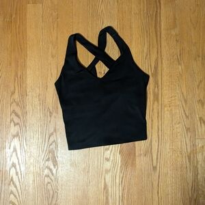Black sports top Girlfriend Collective